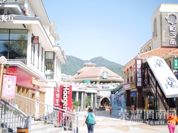 �����Ŷ��˶�ʵ�һ�����У��Ȼ�������