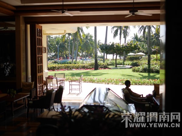 �����Ŷ��˶�ʵ�һ�����У��Ȼ�������