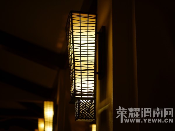 �����Ŷ��˶�ʵ�һ�����У��Ȼ�������