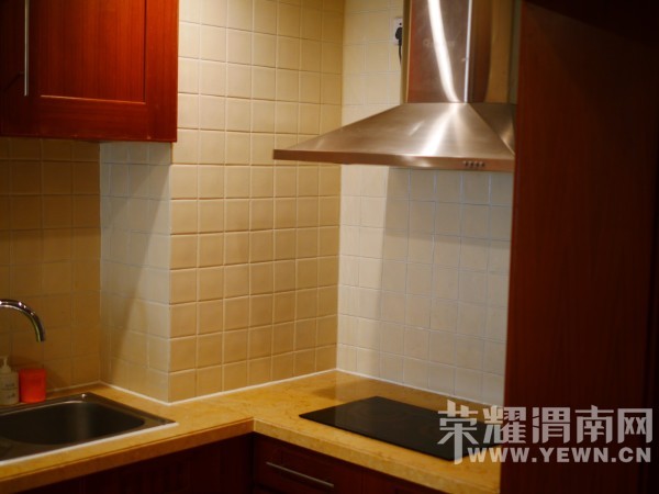 �����Ŷ��˶�ʵ�һ�����У��Ȼ�������