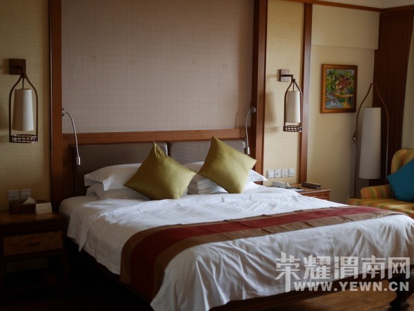 �����Ŷ��˶�ʵ�һ�����У��Ȼ�������