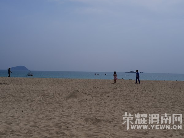 �����Ŷ��˶�ʵ�һ�����У��Ȼ�������