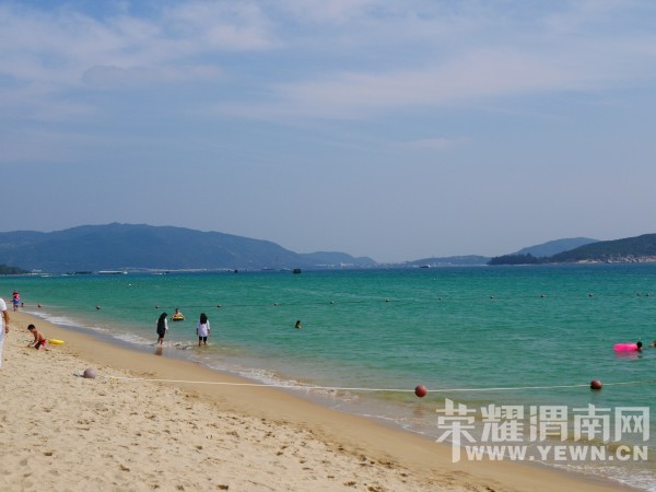 �����Ŷ��˶�ʵ�һ�����У��Ȼ�������