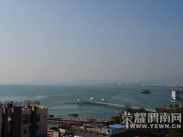 �����Ŷ��˶�ʵ�һ�����У��Ȼ�������