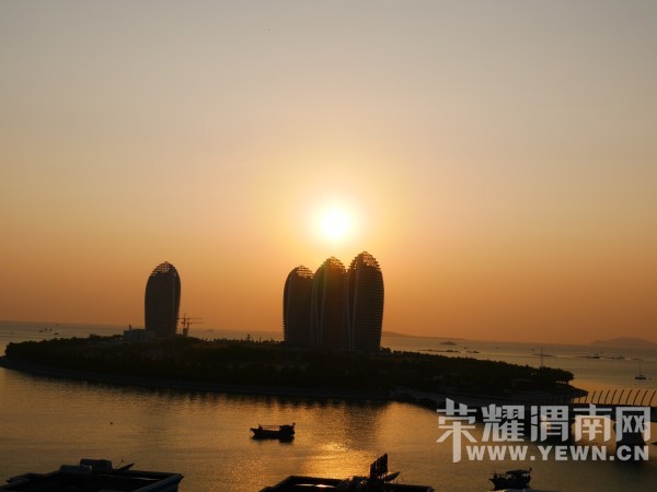 �����Ŷ��˶�ʵ�һ�����У��Ȼ�������