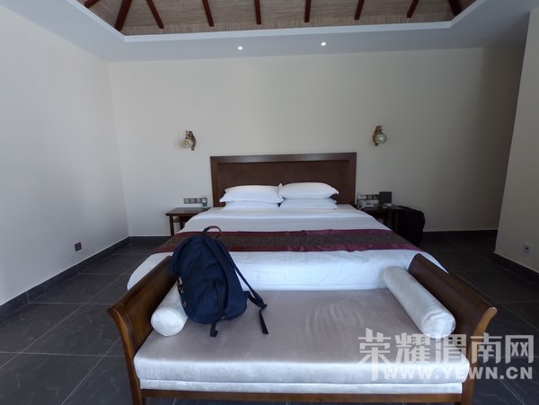 �����Ŷ��˶�ʵ�һ�����У��Ȼ�������