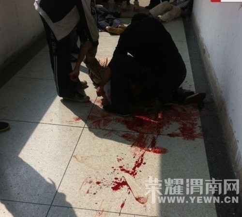 【惨】闺蜜与同学起冲突 合阳一高中女生帮出头被捅身亡