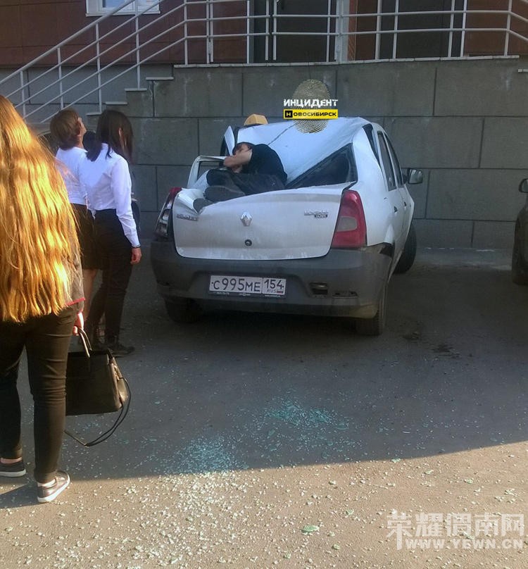 ��������̫�Nɪ��ֱ�Ӵ�23¥׹�䣬�漣������