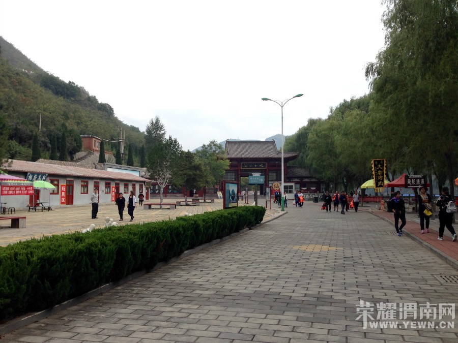 �ʳ��ฮ����Ů�ɺ������ӣ������£�����ʯ��