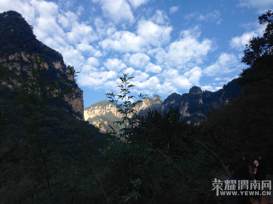 �ʳ��ฮ����Ů�ɺ������ӣ������£�����ʯ��