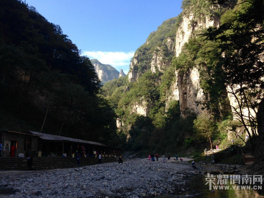 �ʳ��ฮ����Ů�ɺ������ӣ������£�����ʯ��