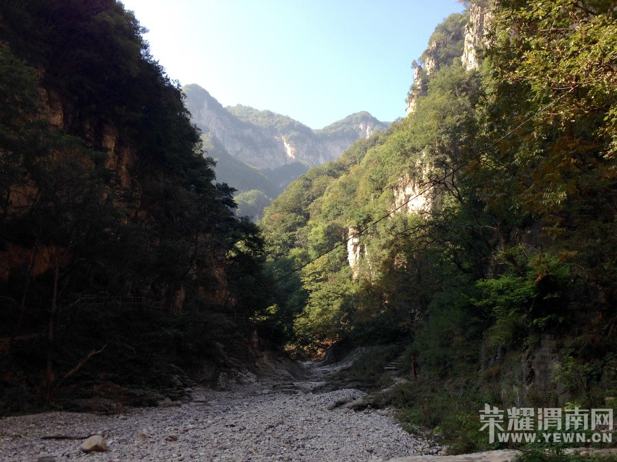 �ʳ��ฮ����Ů�ɺ������ӣ������£�����ʯ��<1>