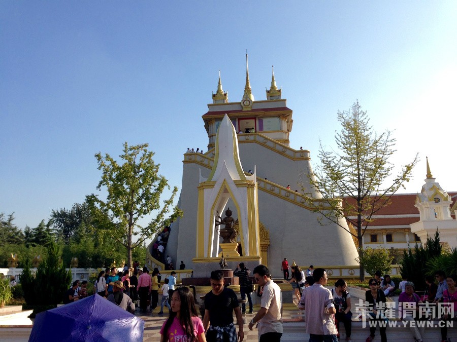 �ʳ��ฮ����Ů�ɺ������ӣ������£�����ʯ��<1>