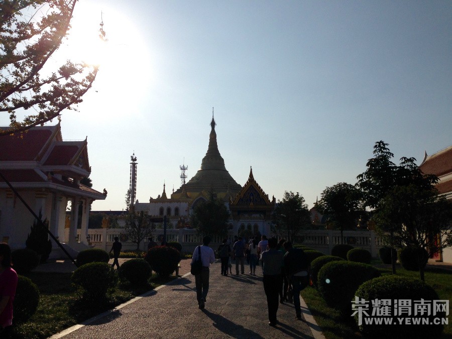 �ʳ��ฮ����Ů�ɺ������ӣ������£�����ʯ��<1>