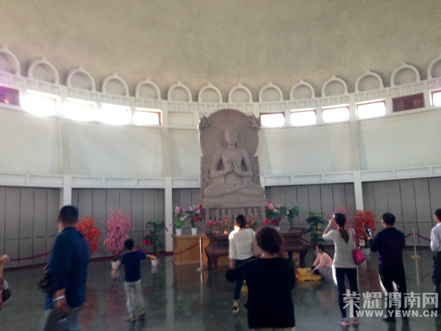 �ʳ��ฮ����Ů�ɺ������ӣ������£�����ʯ��<1>