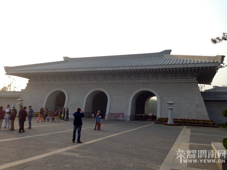 �ʳ��ฮ����Ů�ɺ������ӣ������£�����ʯ��<1>