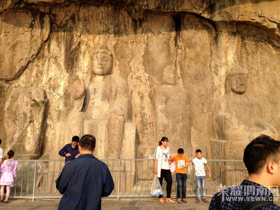 �ʳ��ฮ����Ů�ɺ������ӣ������£�����ʯ��<1>