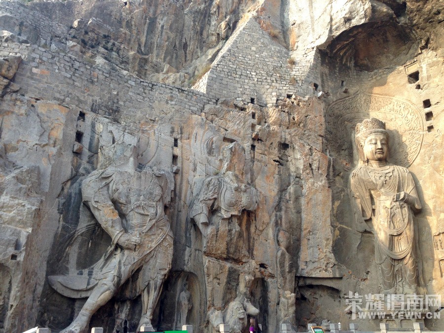 �ʳ��ฮ����Ů�ɺ������ӣ������£�����ʯ��<1>