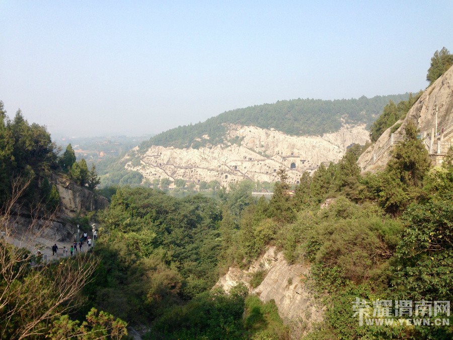 �ʳ��ฮ����Ů�ɺ������ӣ������£�����ʯ��<1>