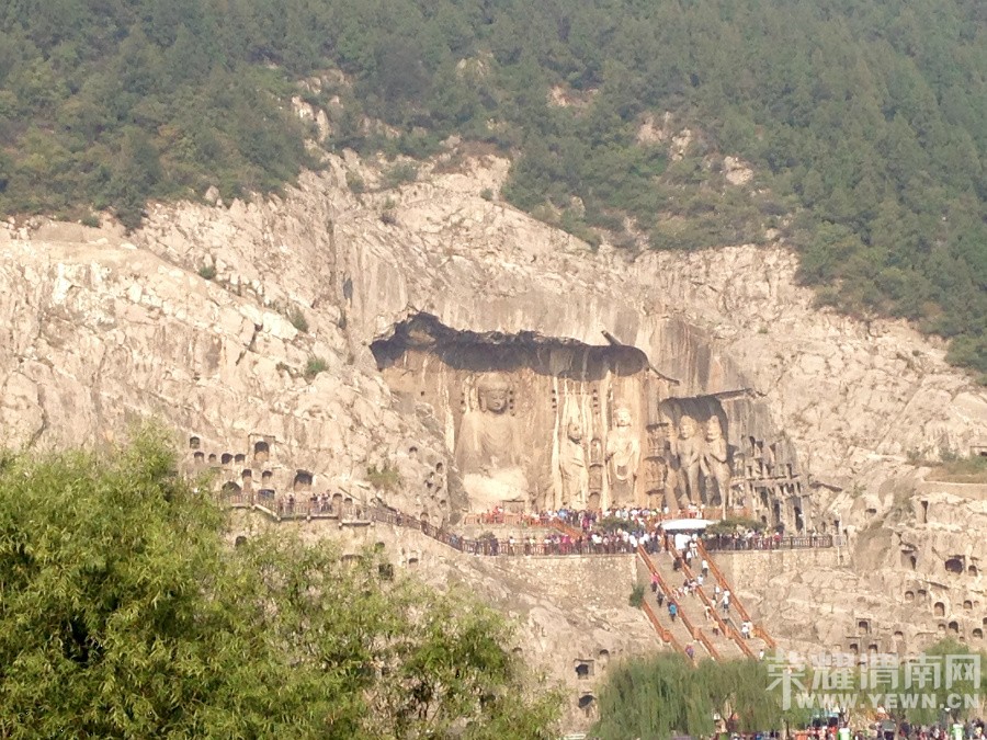 �ʳ��ฮ����Ů�ɺ������ӣ������£�����ʯ��<1>