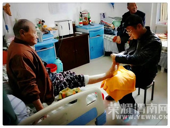 �ž�������˼�ף�μ����ˮˮ��������Ϊ����Ժ�����װ��ģ�