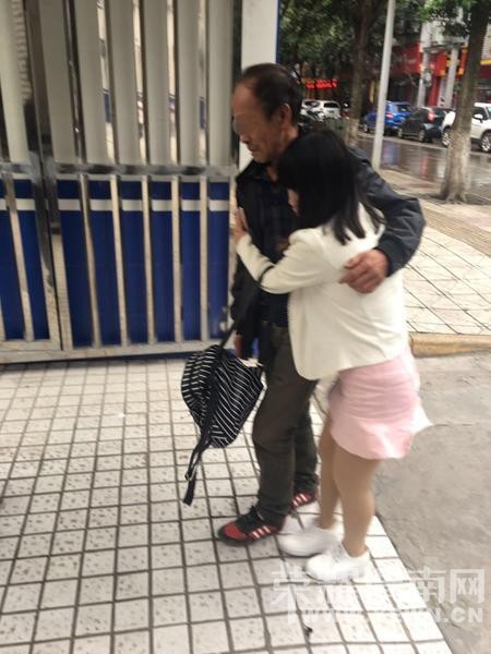 ������˷���������ѽ�飬�������Ů��һ����