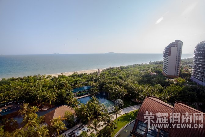 ���Լ�һ���λ�֮�á��ᴩ��γ18��