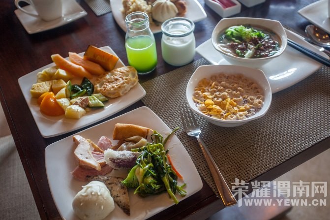 ���Լ�һ���λ�֮�á��ᴩ��γ18��