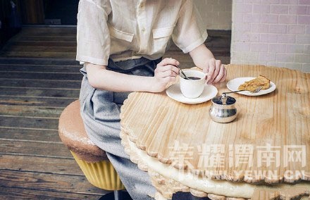 Ϊ�Ի���������������ķ��ӣ�Ϊë�Ҿ����е����۾�