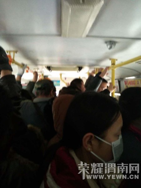 ���������ۡ�����ѩ�صĽ��죬������������γ��ŵ��أ�