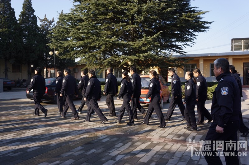 �γǽ����ɳ�����λ��ѳְ������������Ӣ��