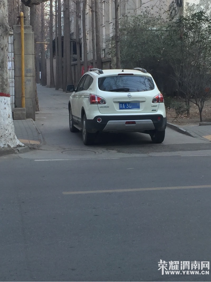 163204gwd5qwhhaoau8hdq.jpg