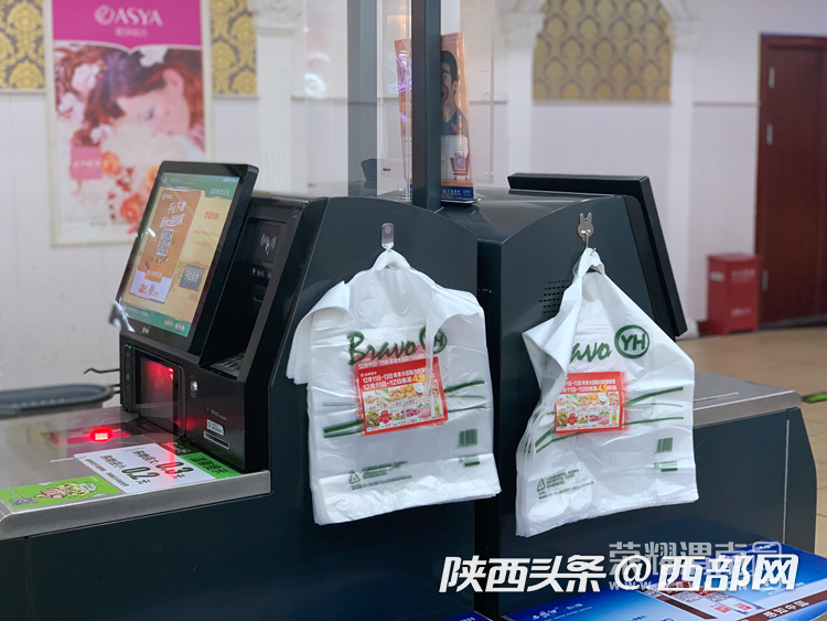 141039fddeskknced8ickw.jpg
