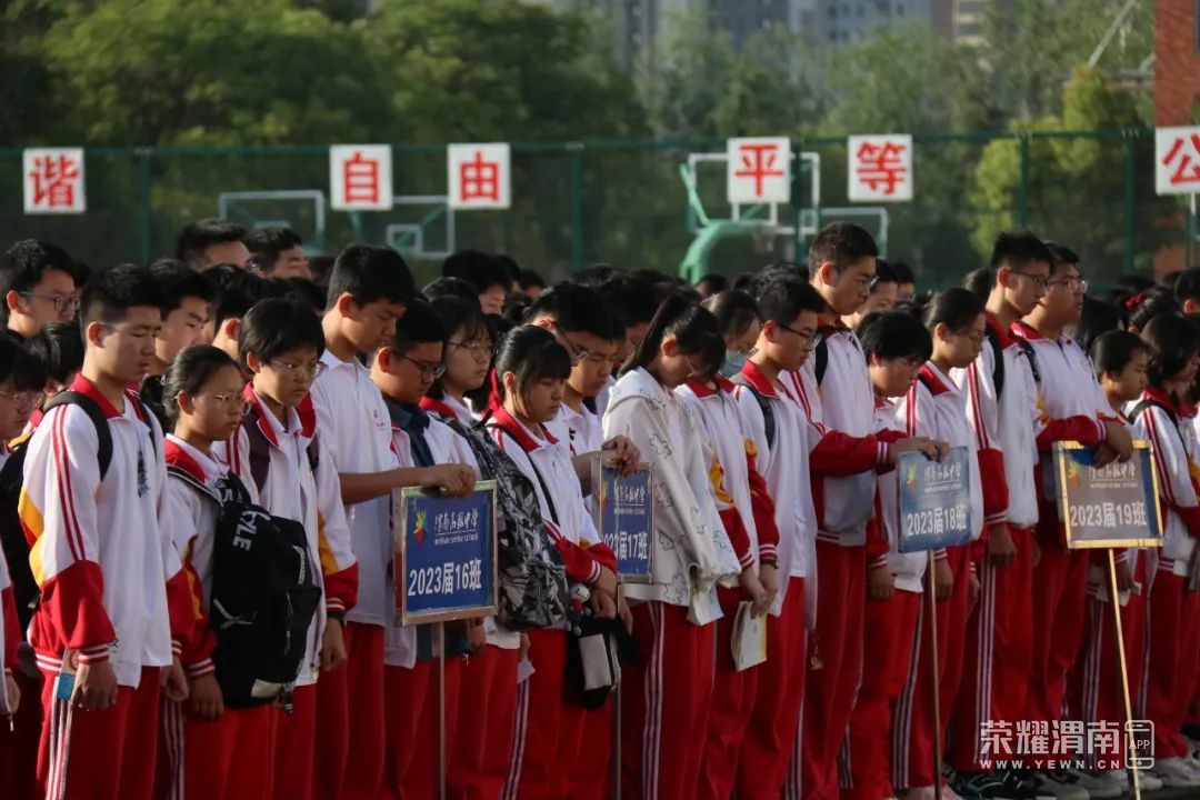 150749qpc8neetf3txxf42.jpg
