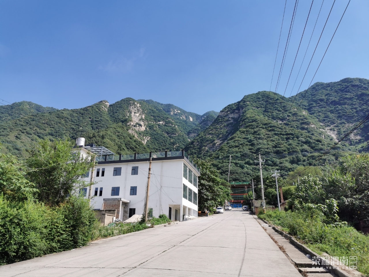 大家看华山西站修得美不美?不知道啥时候能开通.