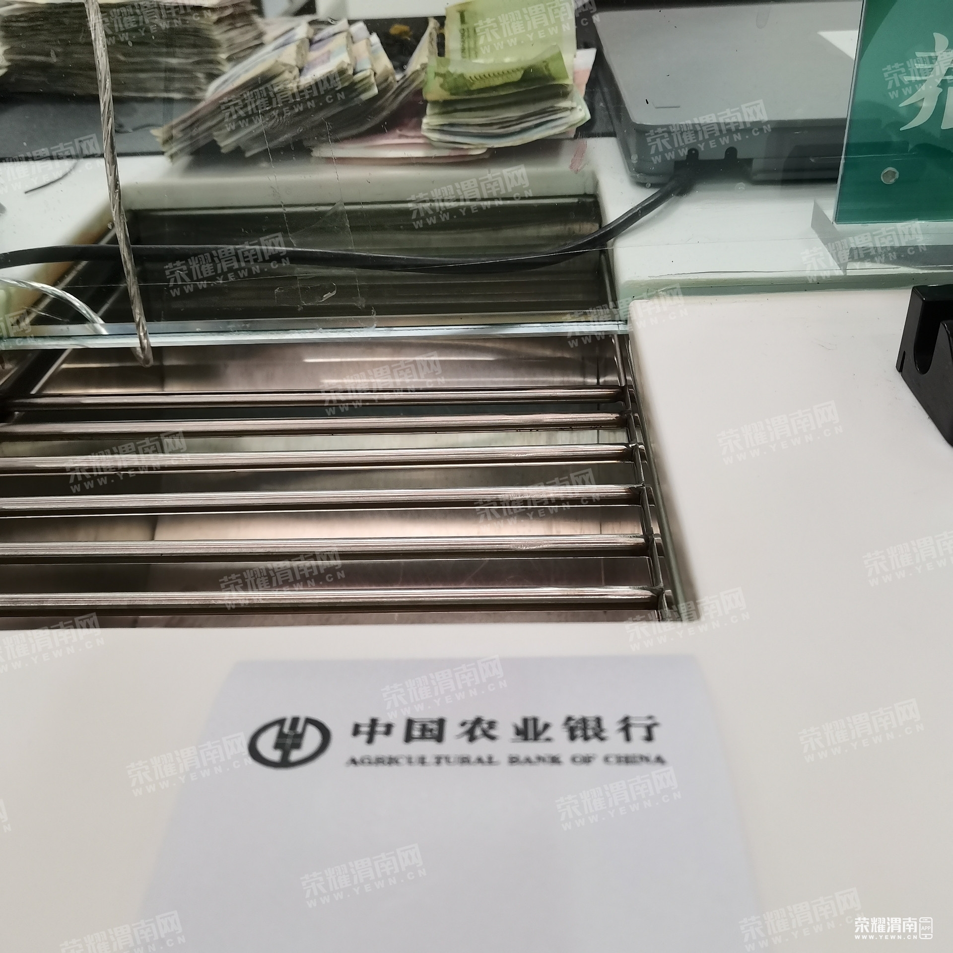 163930embm7iwdg4gc4q87.jpg