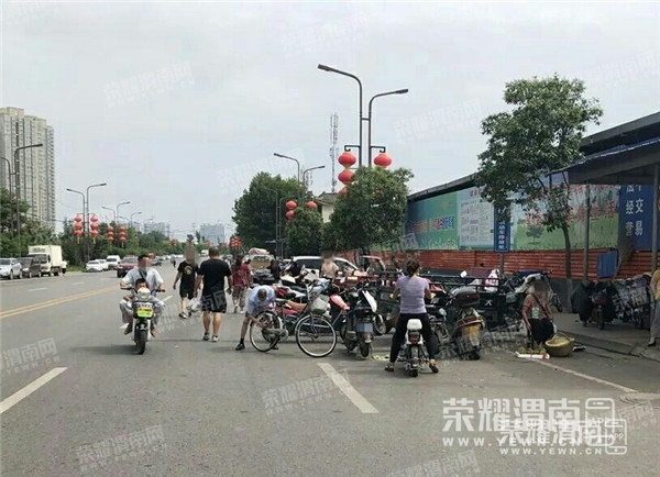 102610hkgmet8kgtqm33t3.jpg