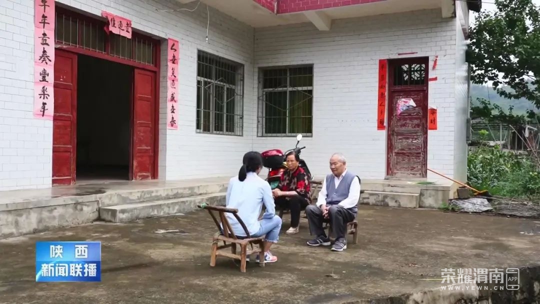 172106h6t7q4jlrl17oral.jpg