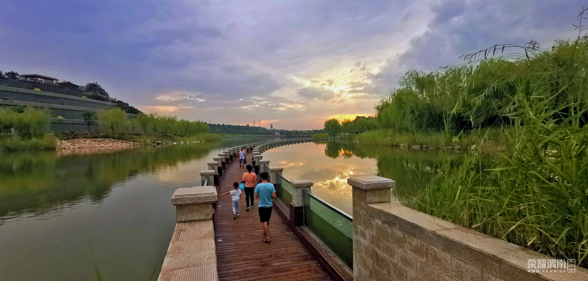 游南湖公园!落日夕阳,一番美景!