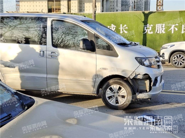 084432mw8yxpn61yuqw358.jpg