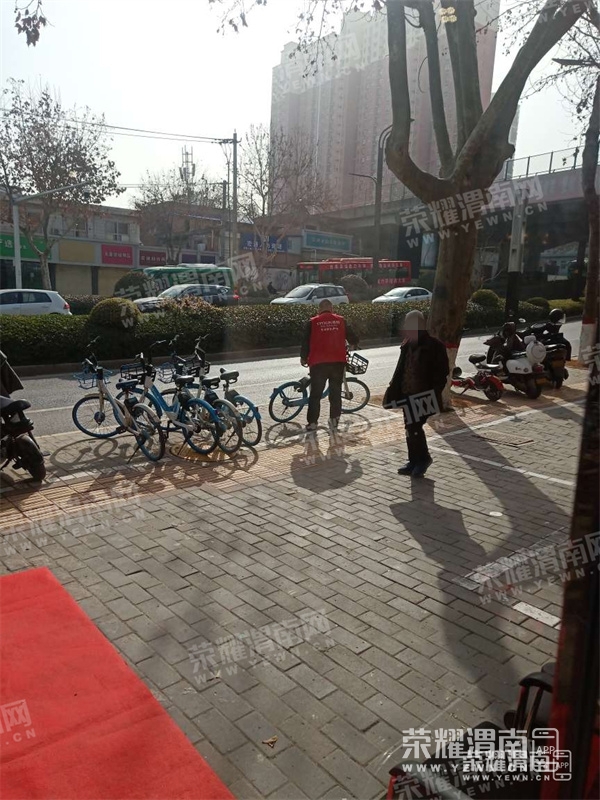 102219e0550tg2w0gknj28.jpg