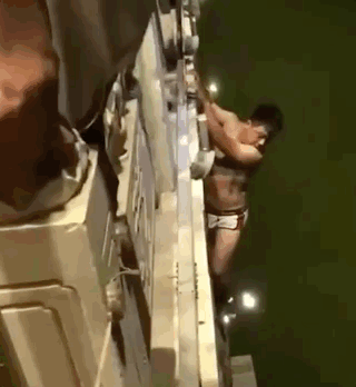 145410c4su4fvw4osp59fs.gif