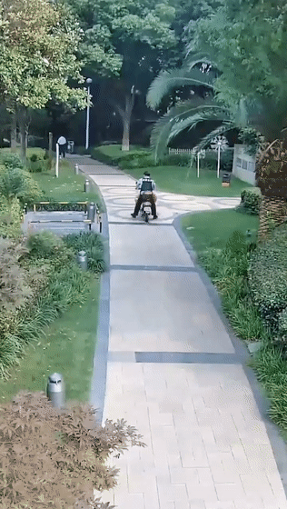 171511f6fr4but56tk2f2k.gif