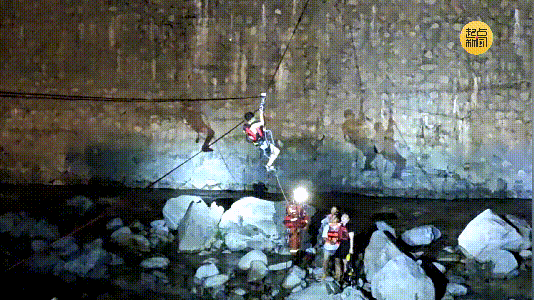 141846juilsfdf09d5zfz7.gif