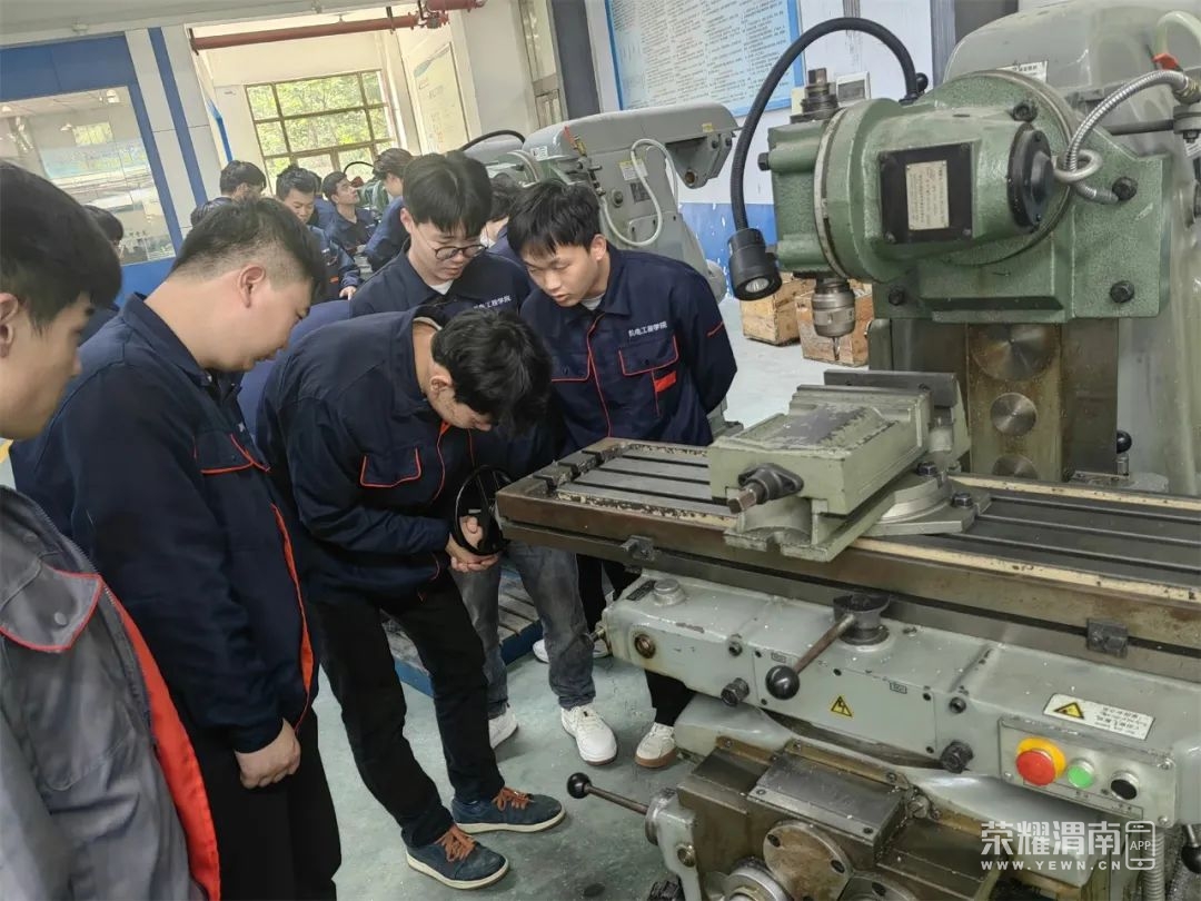 PG电子校校合作 共促发展——渭南职业技术学院机械制造及自动化专业学生来渭南技师(图3)