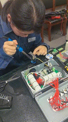 171215v9q9ywk9tcytwz4k.gif