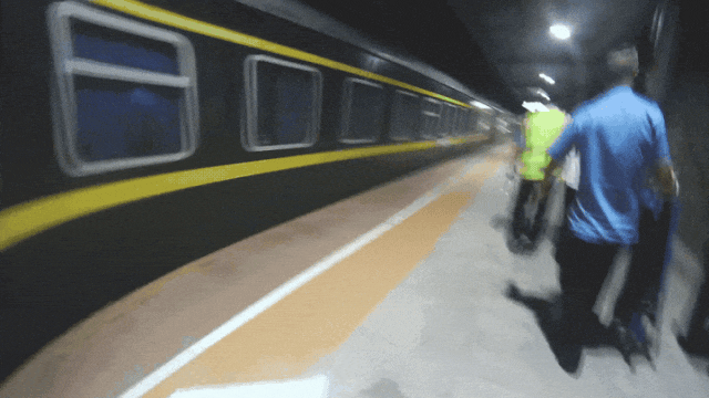 170338a9ie944lurirdrd4.gif