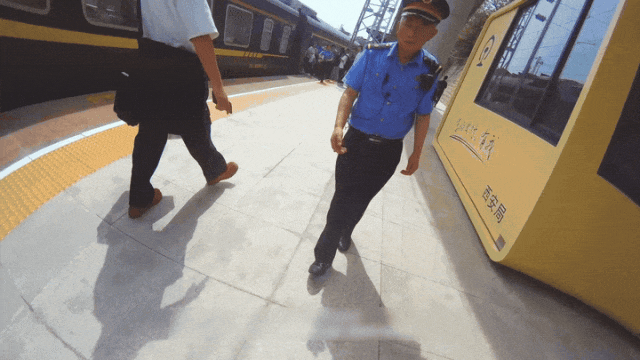 170351kn8cqq3j0h30jt7x.gif