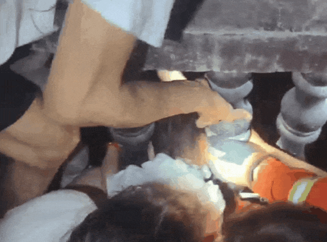 174701jvsl3xvfzxfvt0p2.gif